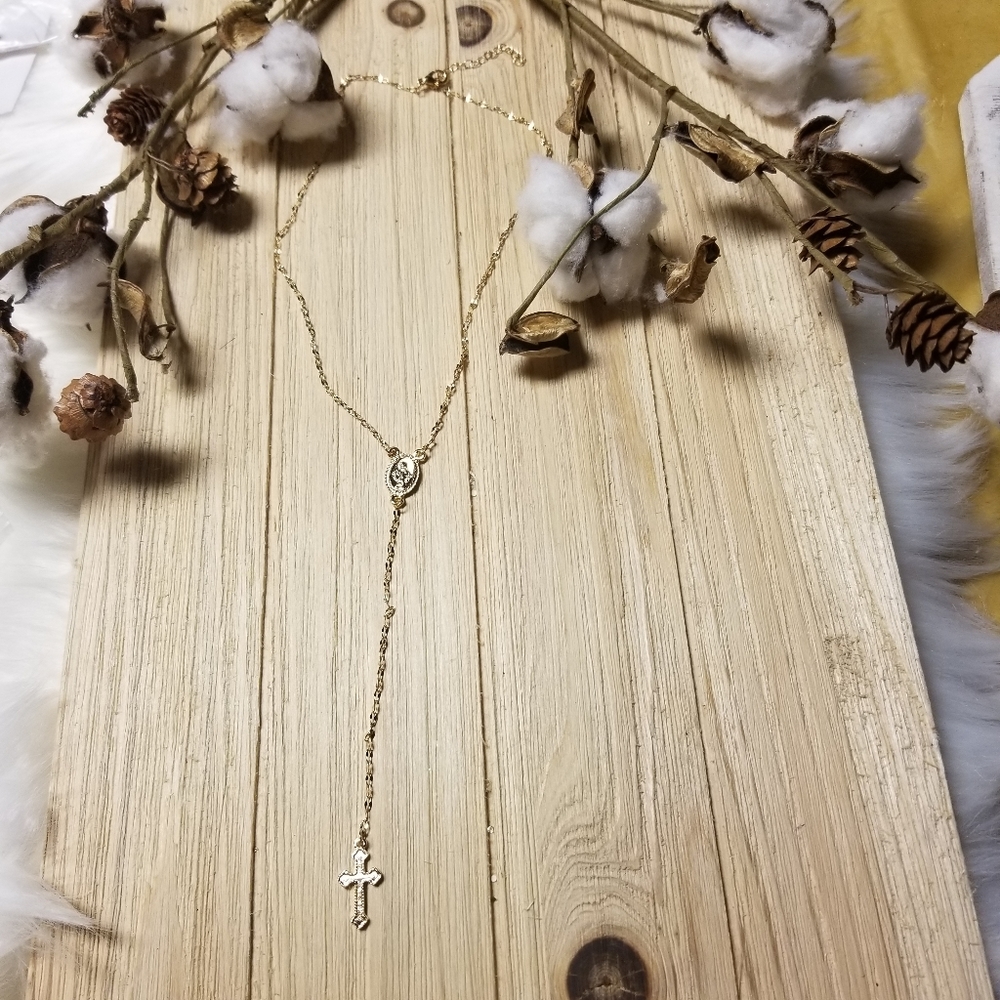 🌟🌟NEW🌟🌟BEAUTIFUL!! Cross Rosary necklace in GOLD🌟🌟 - Picture 9 of 11